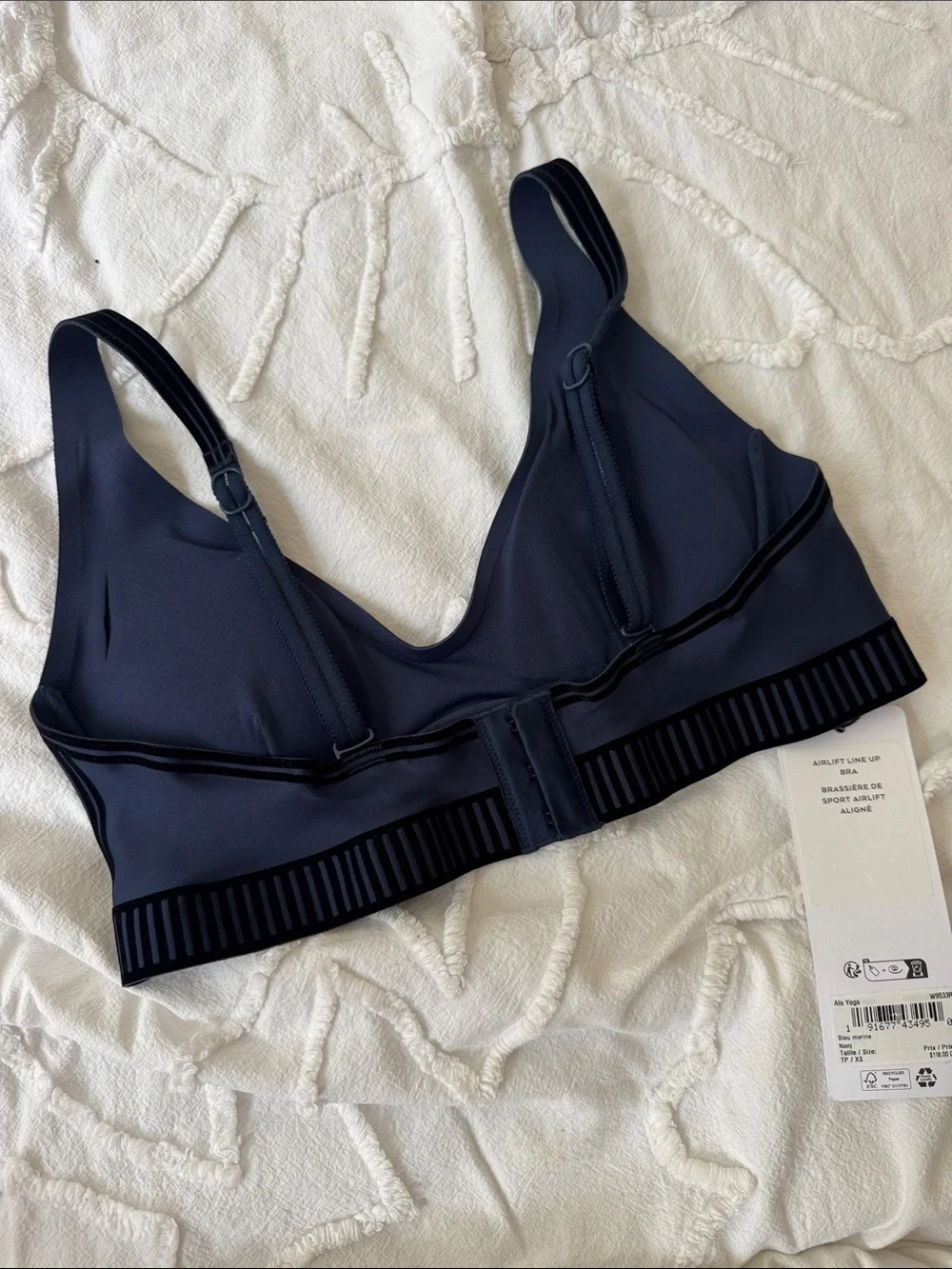 ALO Yoga Airline Line Up Bra in Bleu Marine